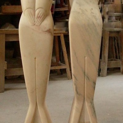 Divinites aux pieds nus 2006 Marbre rose du Portugal 19x23x145