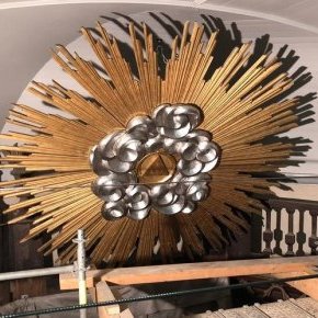 restauration d'une Gloire , feuilles argentées et feuilles d'or, 3mx3m