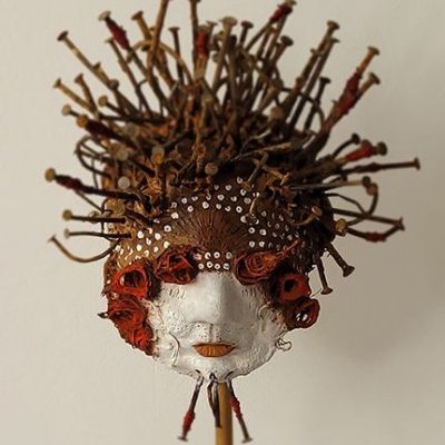 Petit masque avec clous Tartas 430ko