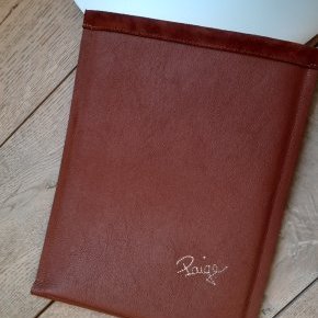 étui cuir ordinateur portable personnalisé fabrique en France