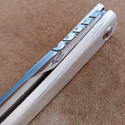 couteau pliant à friction