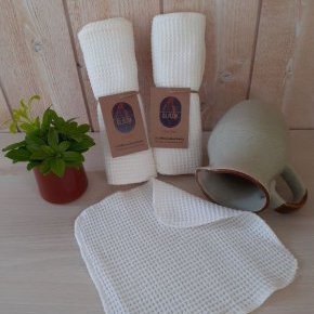 2 chiffons absorbants blancs