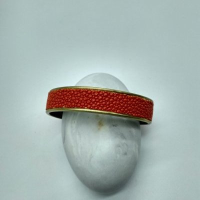 bracelet manchette laiton galuchat