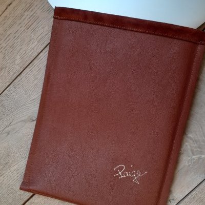 étui cuir ordinateur portable personnalisé fabrique en France