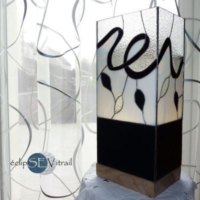 eclipse vitrail lampe reves