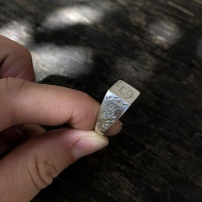 Chevalière en argent gravée
