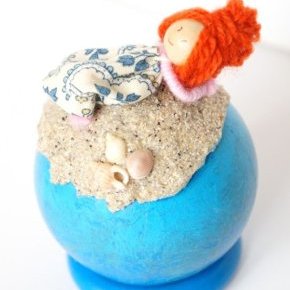 Déco boule mer et figurine Le petit monde d Alissa