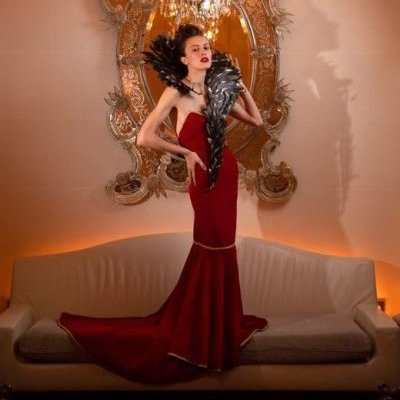 1 robe en velours de soie