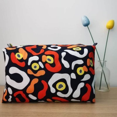 4 Trousse de toilette Margaux coton kaleidoscope psychedelique tissu enduit (…)