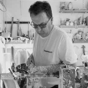 0 Eric dans son atelier